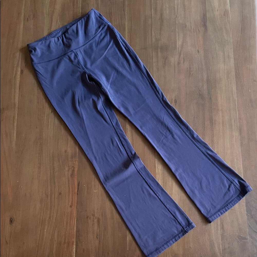 Hanna Andersson Girl active  flare legging Bottoms in Navy Blue